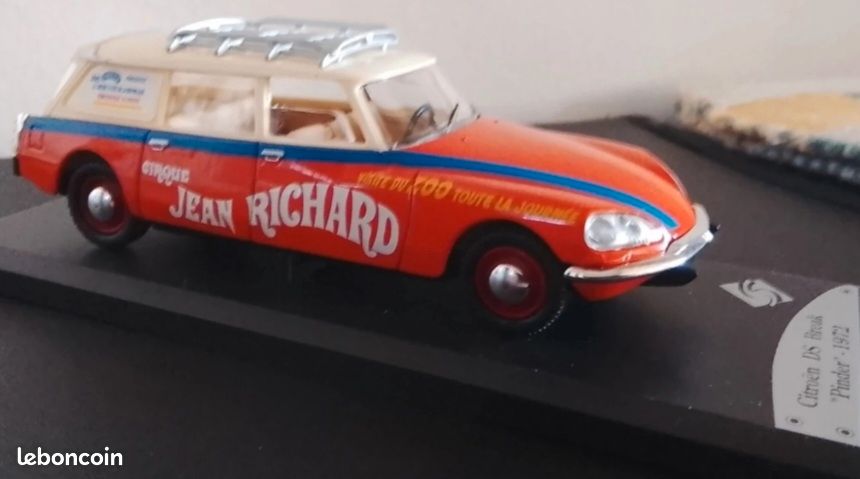 CIRQUE KNIE / PINDER SOLIDO / VEREM CITROËN C4 DE LA PARADE au 1 / 43 ème