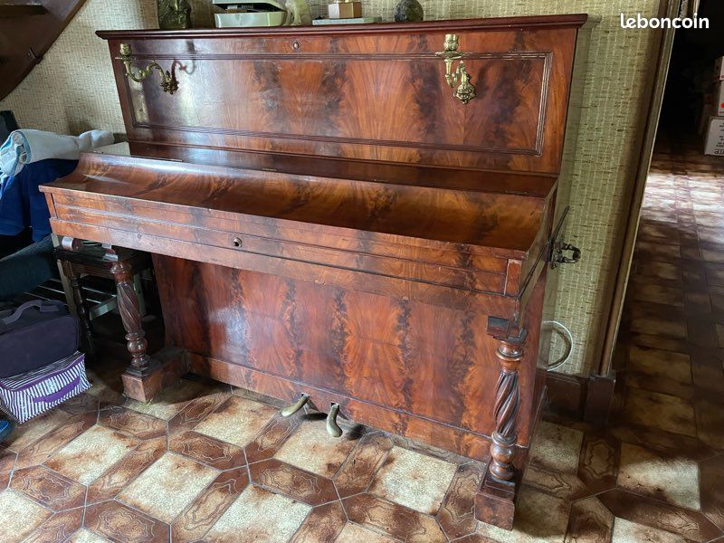 Piano Bar 🎹 🍸 (image 2)