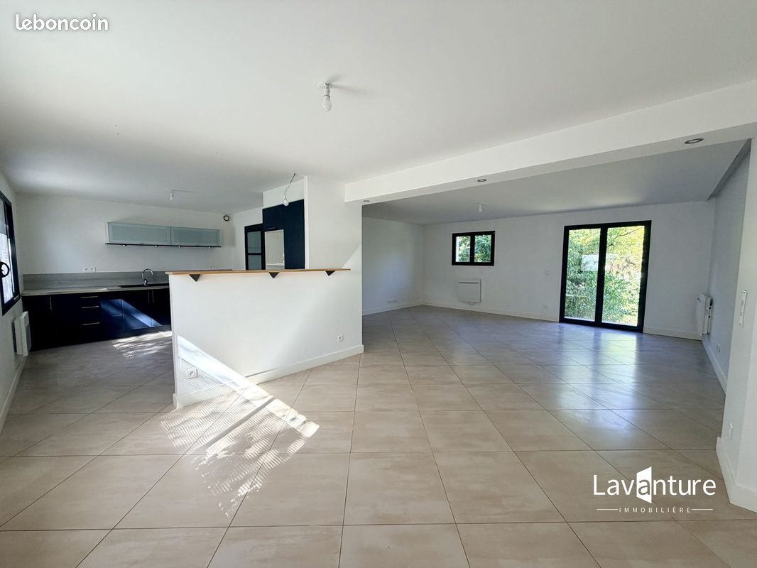 Appartement 5 pièces 131 m² · à Châtenay-Malabry · 131 m² · 2 100 €/mois