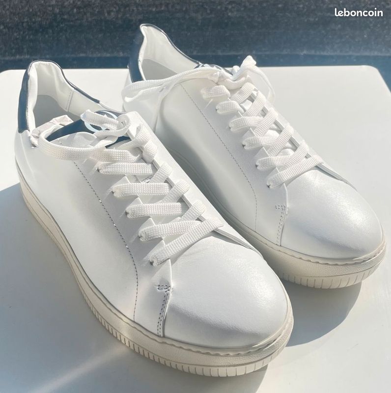 Sneakers en cuir blanc (image 1)