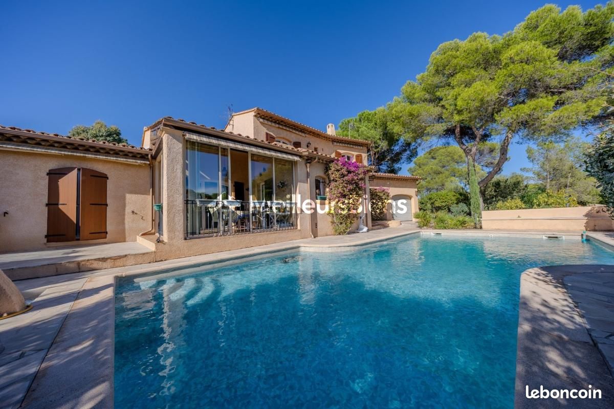 Maison 5 pièces 120 m² · à Fréjus · 120 m² · 679 000 €