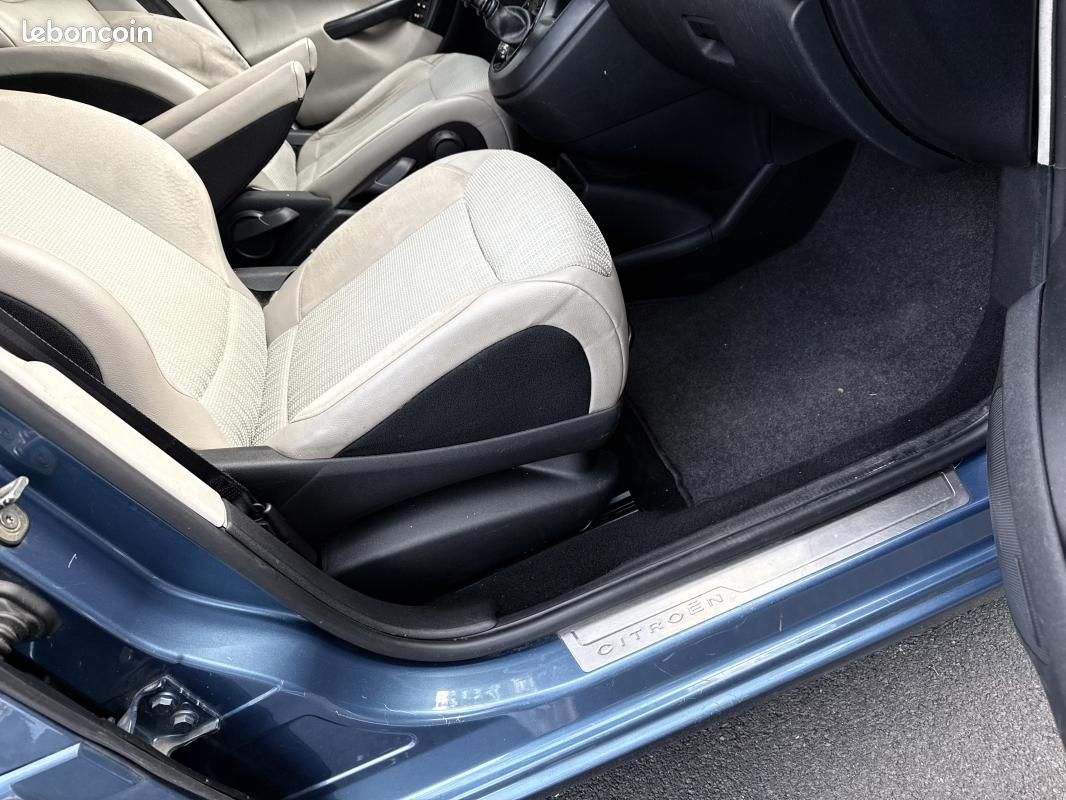 Citroën C4 Picasso Grand 1.6 HDi 112cv Exclusive *Ct Révision Kit Distribution Ok*Véhicule Sous G... (image 25)