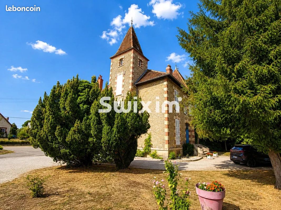 Maison 9 pièces 264 m² · à Chaumergy · 264 m² · 490 000 €