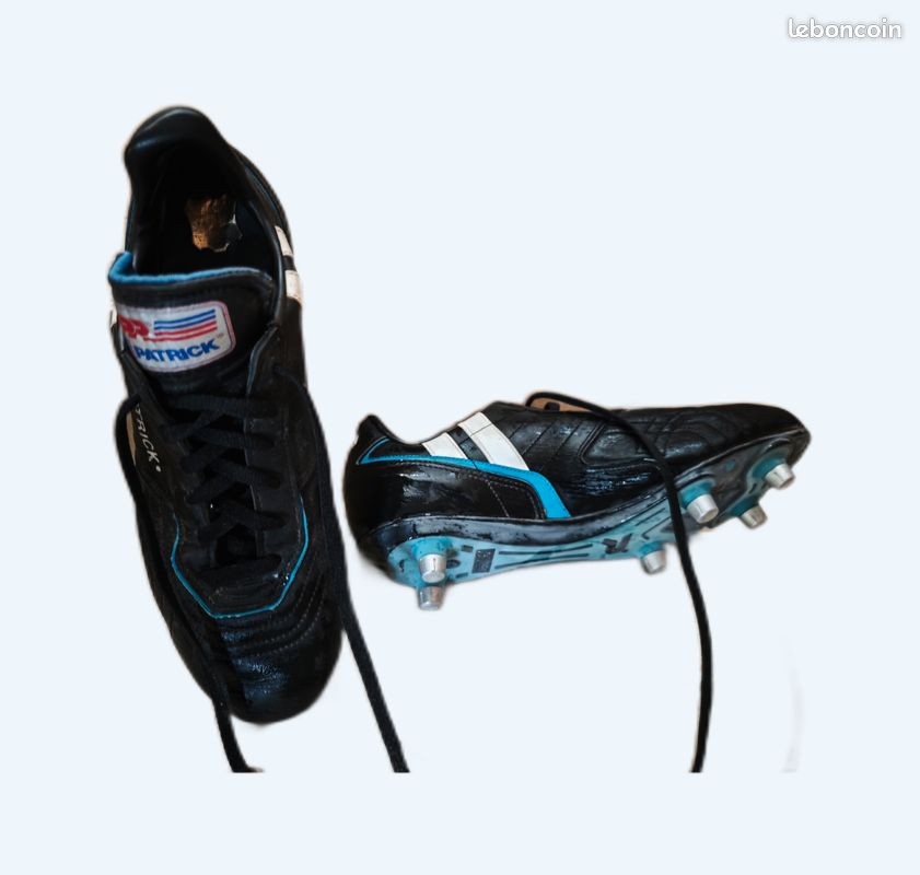 Chaussure foot quasi neuve Chaussures