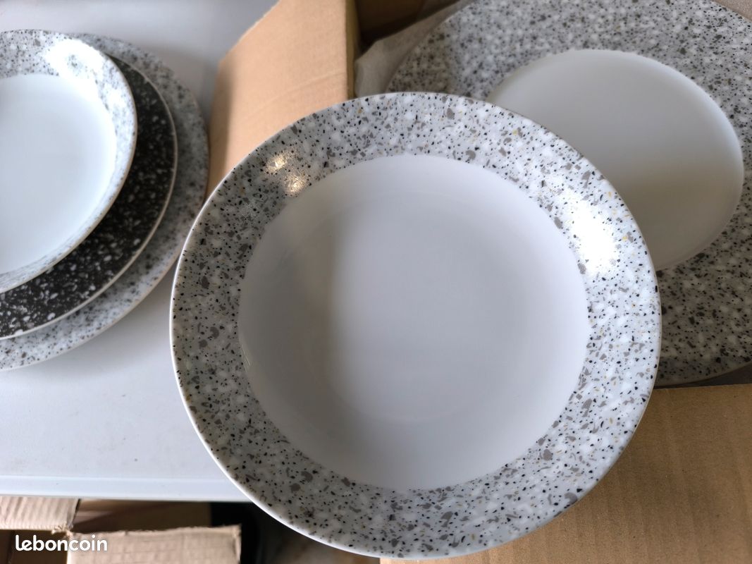 Service 18 pieces porcelaine de limoges Médard de Noblat (image 4)