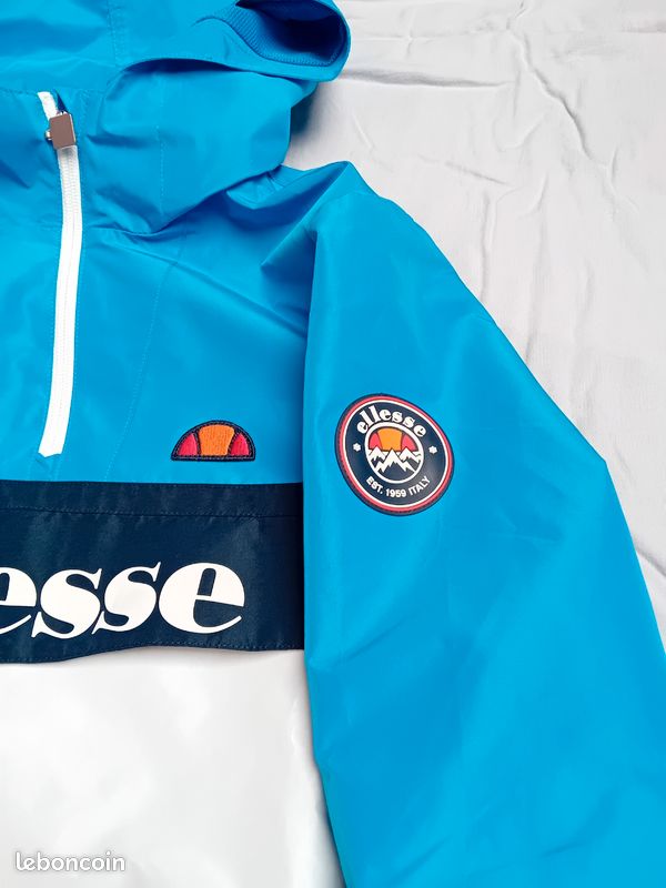 Veste coupe vent ellesse 13/14ans Vêtements