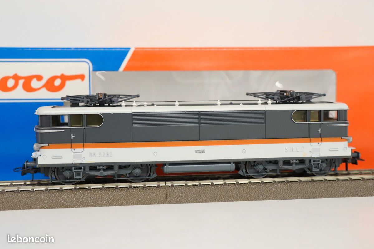 locomotive électrique BB-9282 en livrée corail - miniature Roco H0