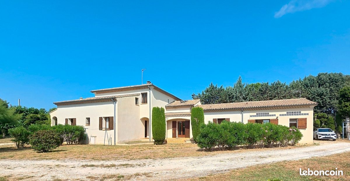 Maison 5 pièces 235 m² · à Pujaut · 235 m² · 420 000 €