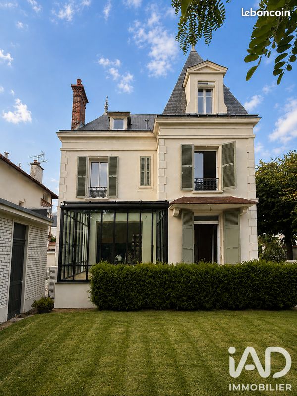 Maison 10 pièces 260 m² · à Saint-Maurice · 260 m² · 2 795 000 €