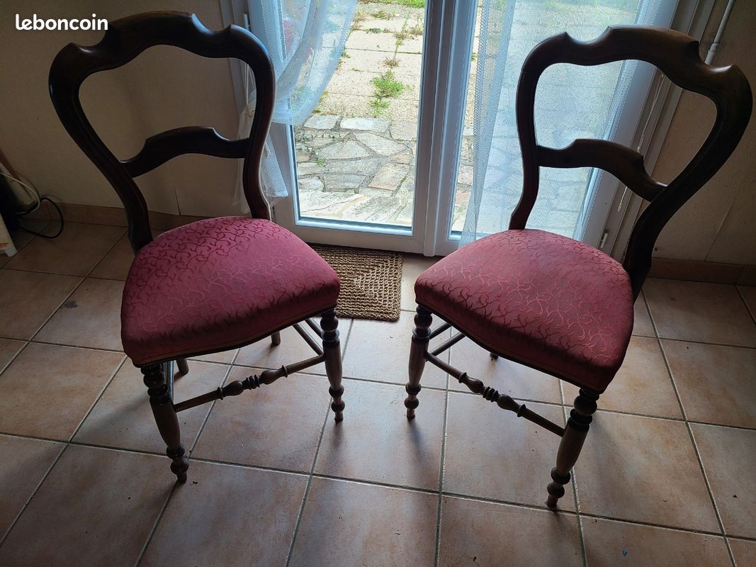 Chaises en bois tapissée (image 1)