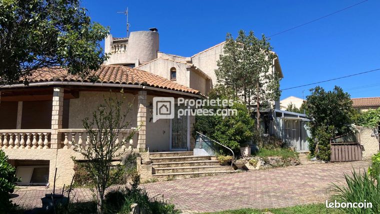 Maison 8 pièces 255 m²