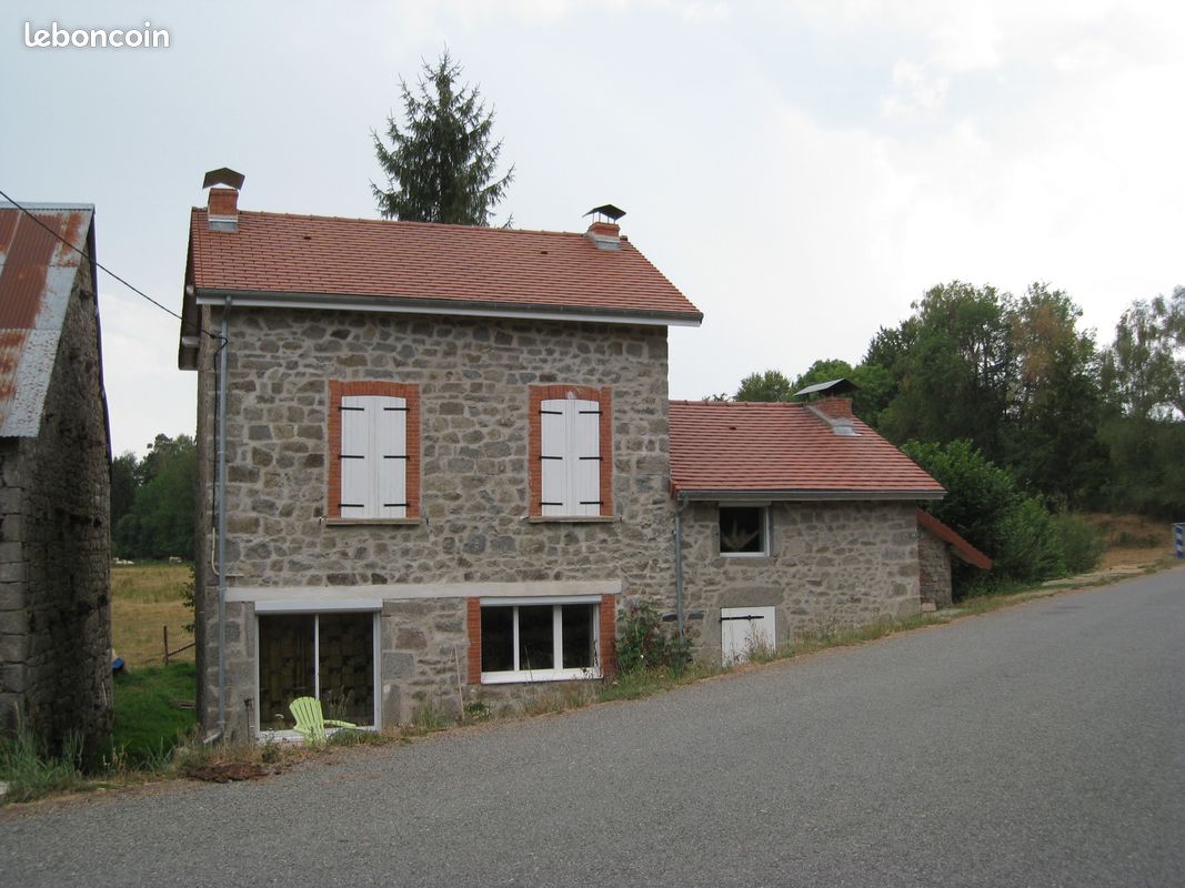 Maison 3 pièces 78 m² · à Giat · 78 m² · 420 €/mois