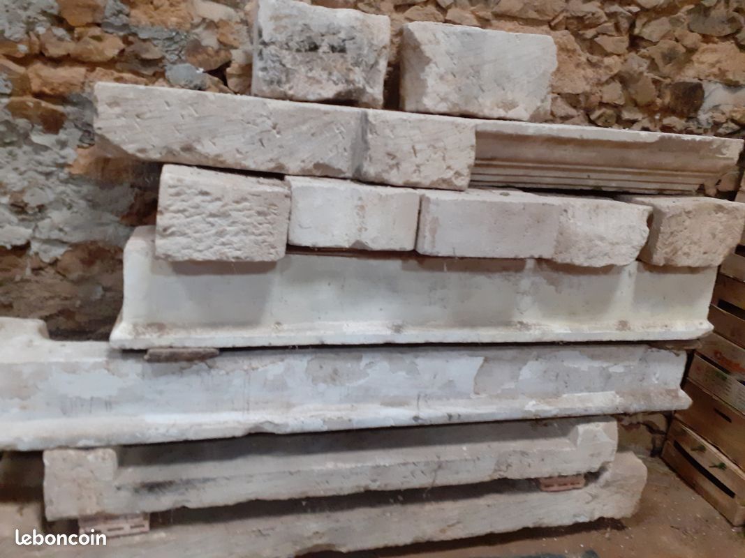 Blocs de cheminées anciennes (image 1)