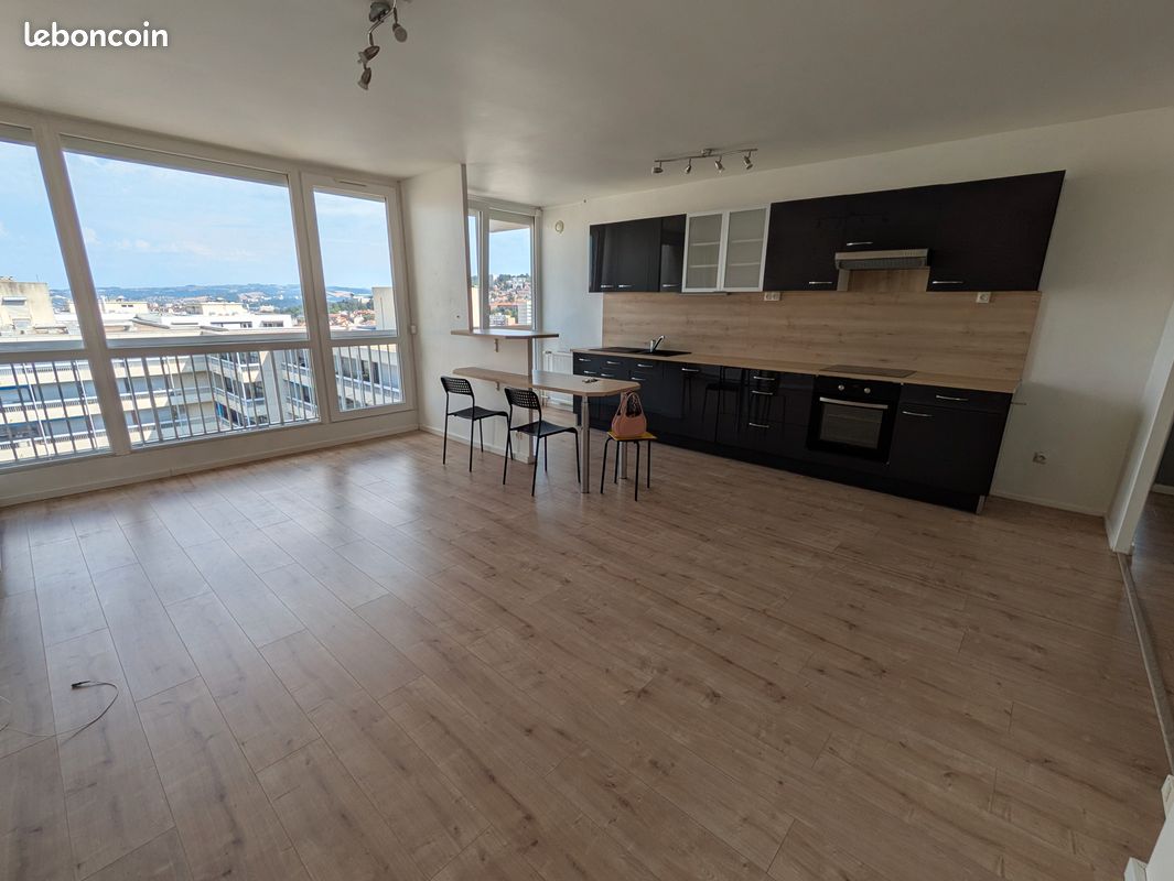 Appartement 3 pièces 71 m² · à Saint-Étienne · 71 m² · 650 €