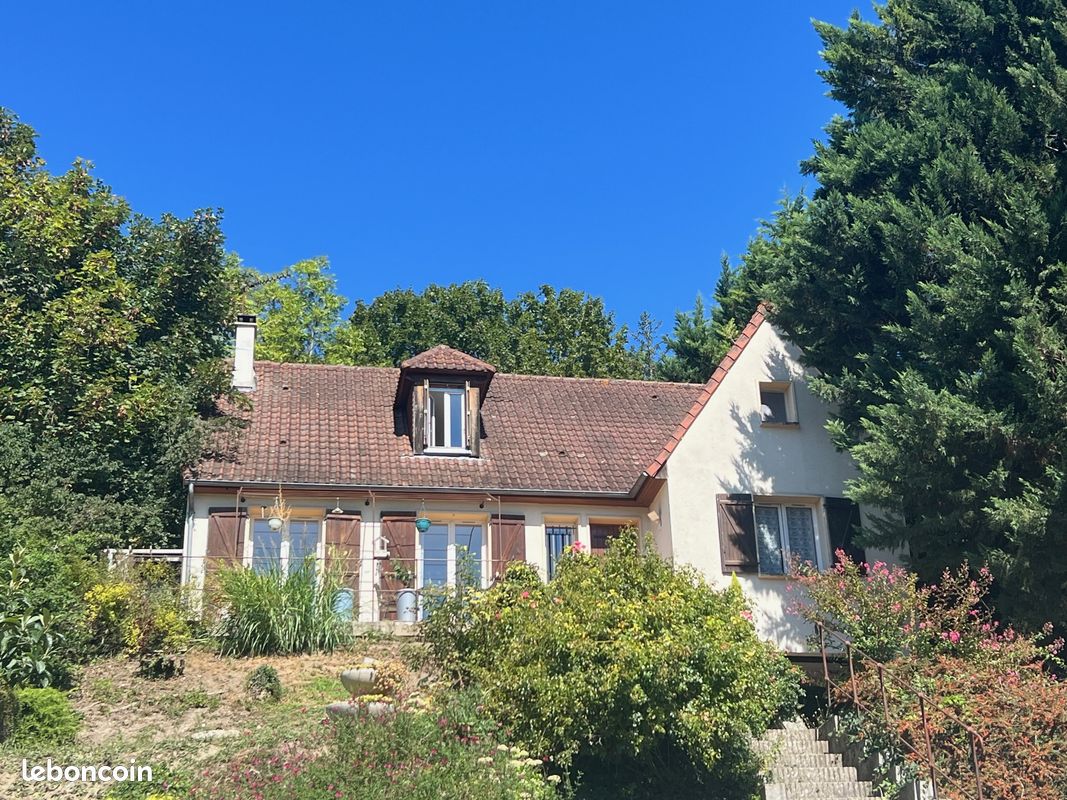 Maison 7 pièces 130 m² · à Vaux-sur-Seine · 130 m² · 386 000 €