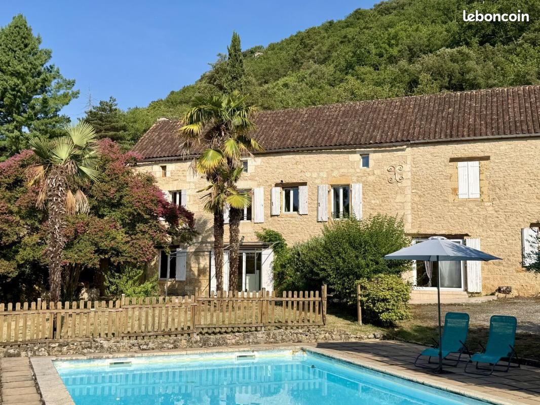 8 pièces 230 m² · à Saint-Vincent-de-Cosse · 230 m² · 328 600 €