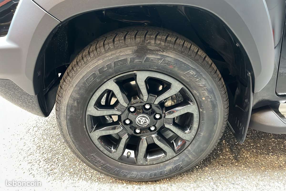 Toyota Hilux 2.8 204 BVA INVINCIBLE 4PL (image 17)