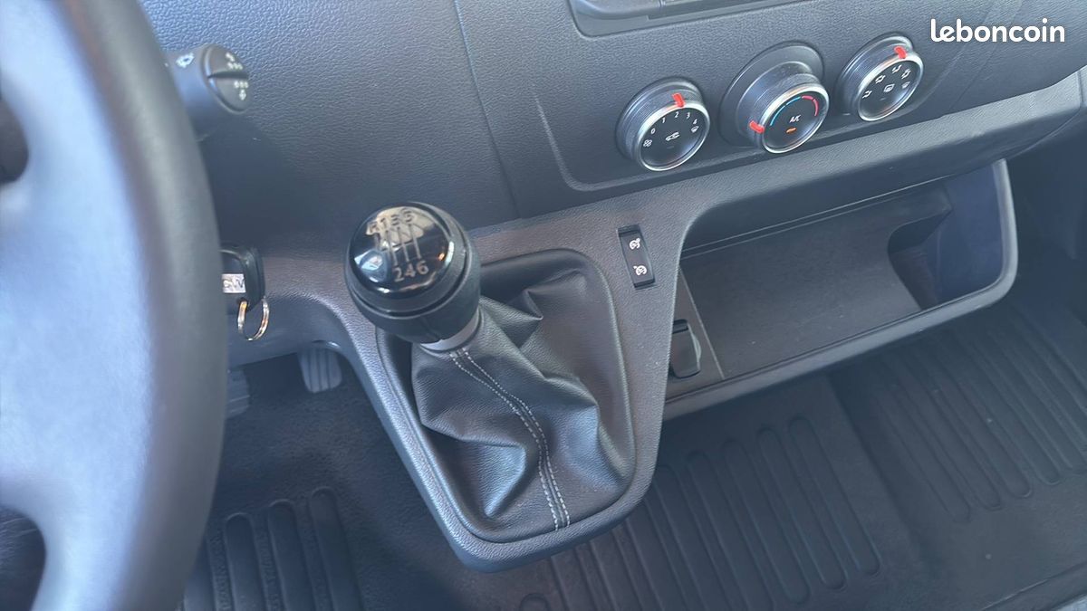 Renault master fgn trac f3500 l3h3 blue dci 135 (image 18)