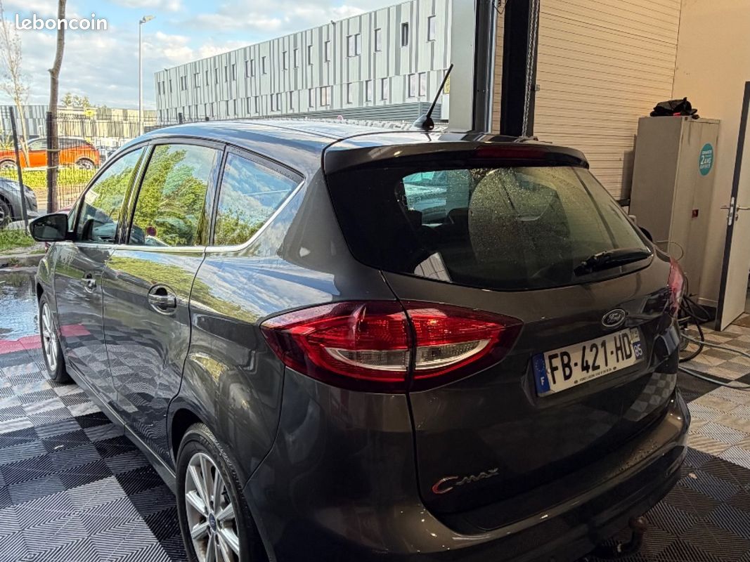 FORD C-MAX 1.5 TDCi 120 SS Powershift Titanium (image 6)