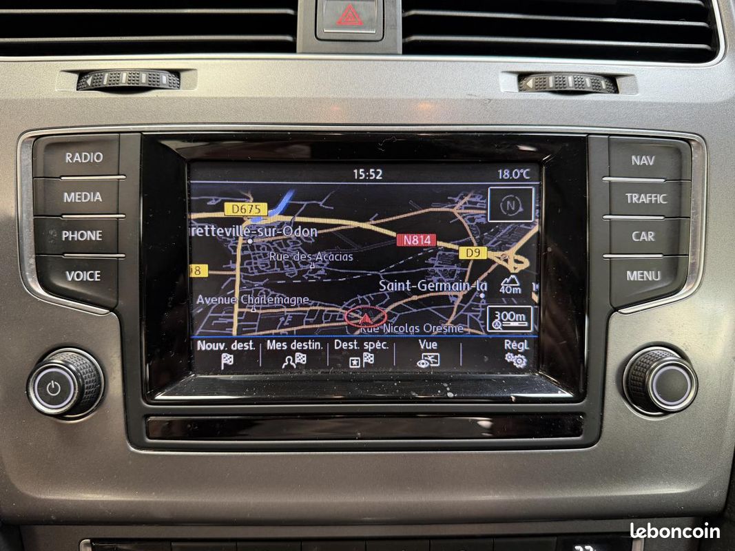 VOLKSWAGEN GOLF 1.6 TDI 105CH DSG 7 / Caméra de recul / Régulateur adaptatif / Park assit / (image 19)