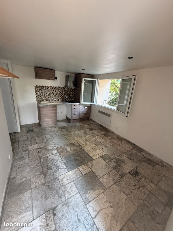 Appartement 2 pièces 25 m² · à Trans-en-Provence · 25 m² · 480 €