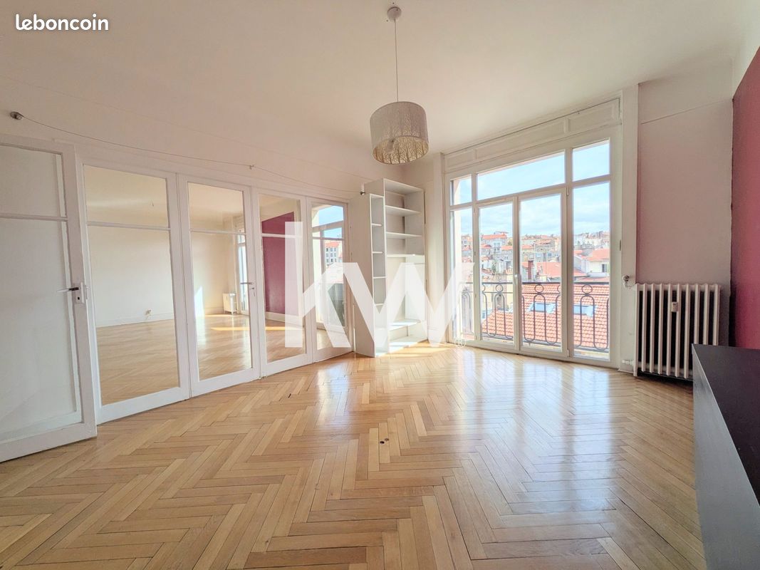Appartement 5 pièces 164 m² · à Saint-Étienne · 164 m² · 159 000 €