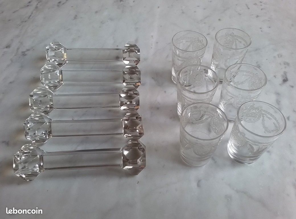 Porte couteaux & petits verres a liqueurs vintage (image 1)