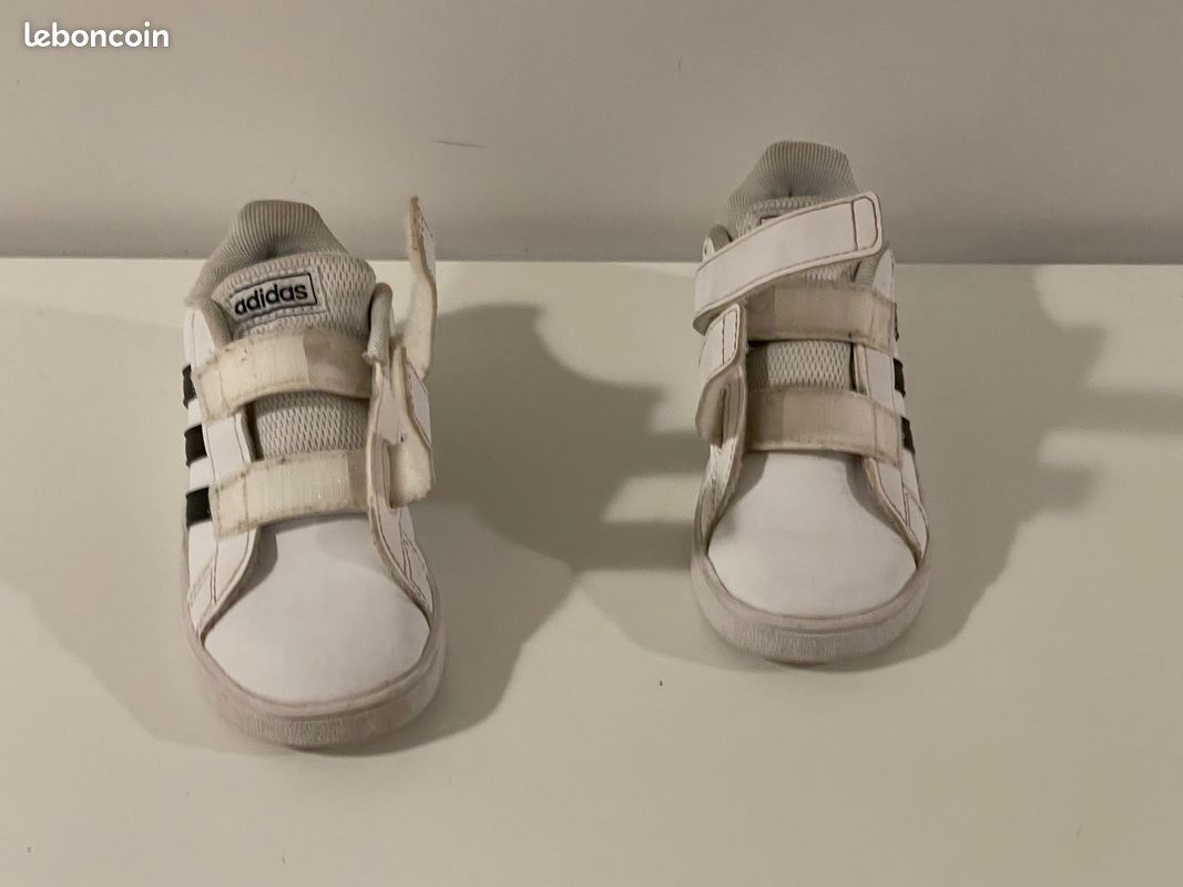 Basket Adidas blanche taille 24 (image 9)