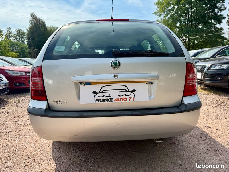 Skoda octavia combi 1.9l tdi 100cv finition tour 366.200kms 07/2001 clim fermeture centralisée direction assistée (image 8)