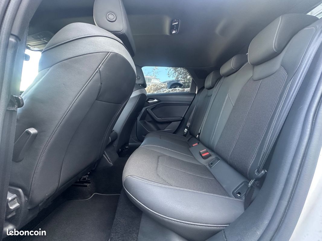 Audi A1 Sportback 35 TFSI 1.5 150CH S-line + CARPLAY + ECLAIRAGE D'AMBIANCE + 2EME MAIN + GARANTIE 12 MOIS (image 21)