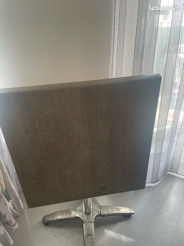 Table effet bois pliable (image 11)