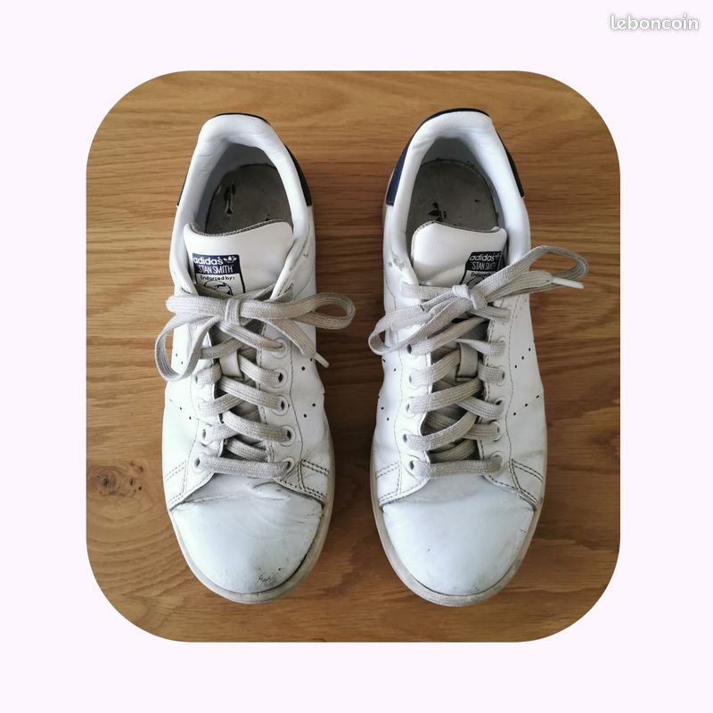 Une paire de baskets blanches, Stan Smith (image 5)