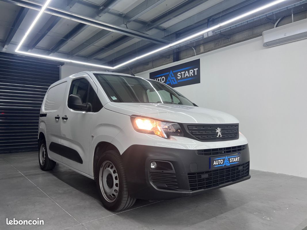 Peugeot Partner Premium L1 1.5 BlueHDI 130cv/3 Places/CarPlay/Radar AR/Régulateur De Vitesse (image 1)