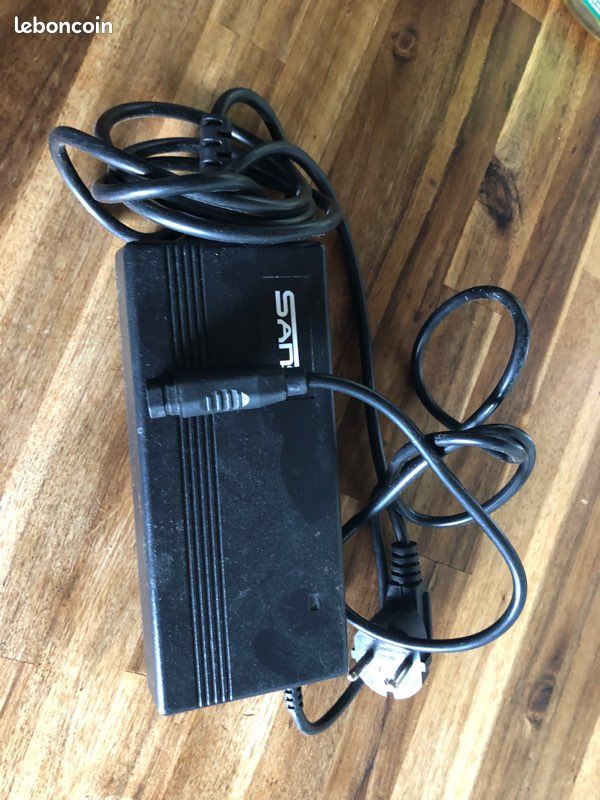 Chargeur de batterie pour vélo électrique (occasion
