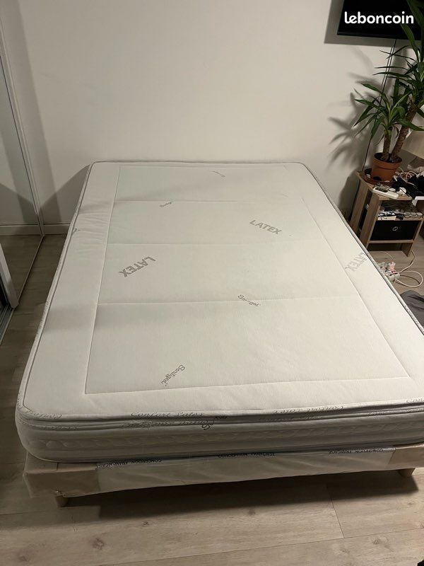 Matelas latex + sommier (image 1)