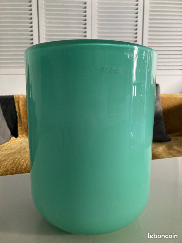 Vase (image 4)