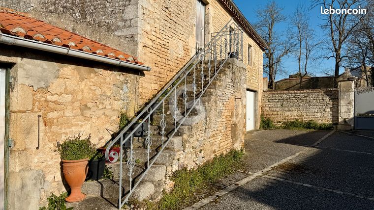 https://img.leboncoin.fr/api/v1/lbcpb1/images/f3/93/ae/f393aef7cbf8edbb2836a3be4e9251995017e3b3.jpg?rule=ad-image