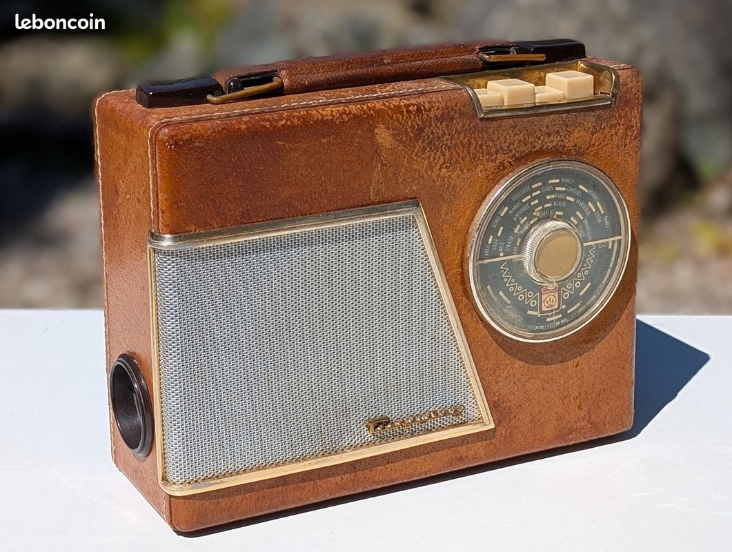Lot 2 radios de chevet tsf années 50 à Auray | Clasf loisirs