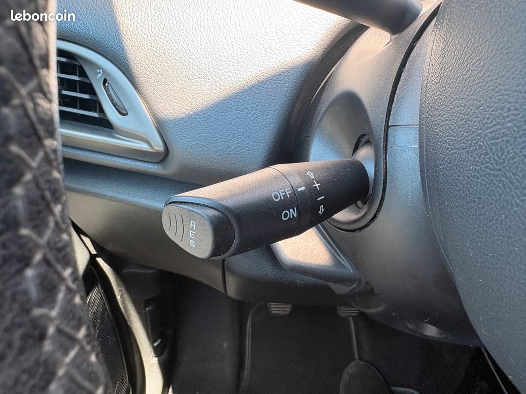 Lancia Ypsilon 1.2 8V 69ch Gold 5 p - Clim, Bluetooth (image 12)