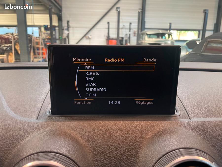 Audi A3 1.6 tdI 105 cv AMBIENTE 105cv 3P BVM (image 18)
