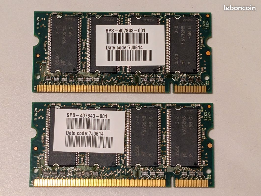 Mémoire RAM Nanya Barrette Mémoire 1Go RAM DDR2 NT1GT72U8PA1BY-3C DIMM