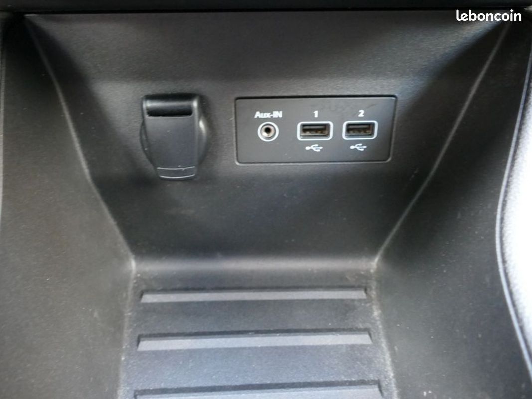 Renault clio v tce 100 zen bvm5 (image 23)