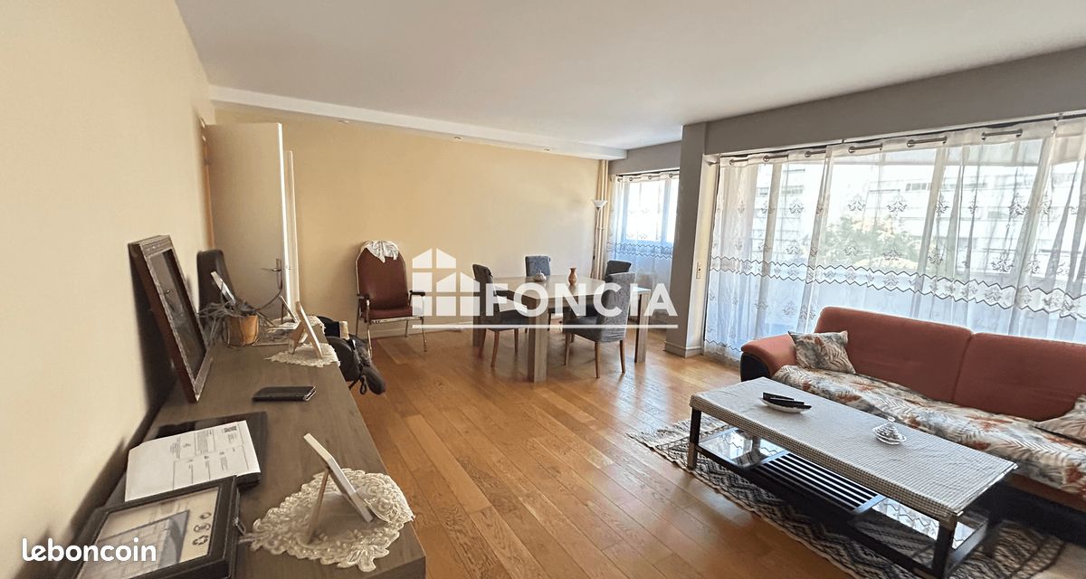 Appartement 3 pieces ,balcon et deux loggias vue sur le lac.Proche métro et CC Créteil soleil (image 9)