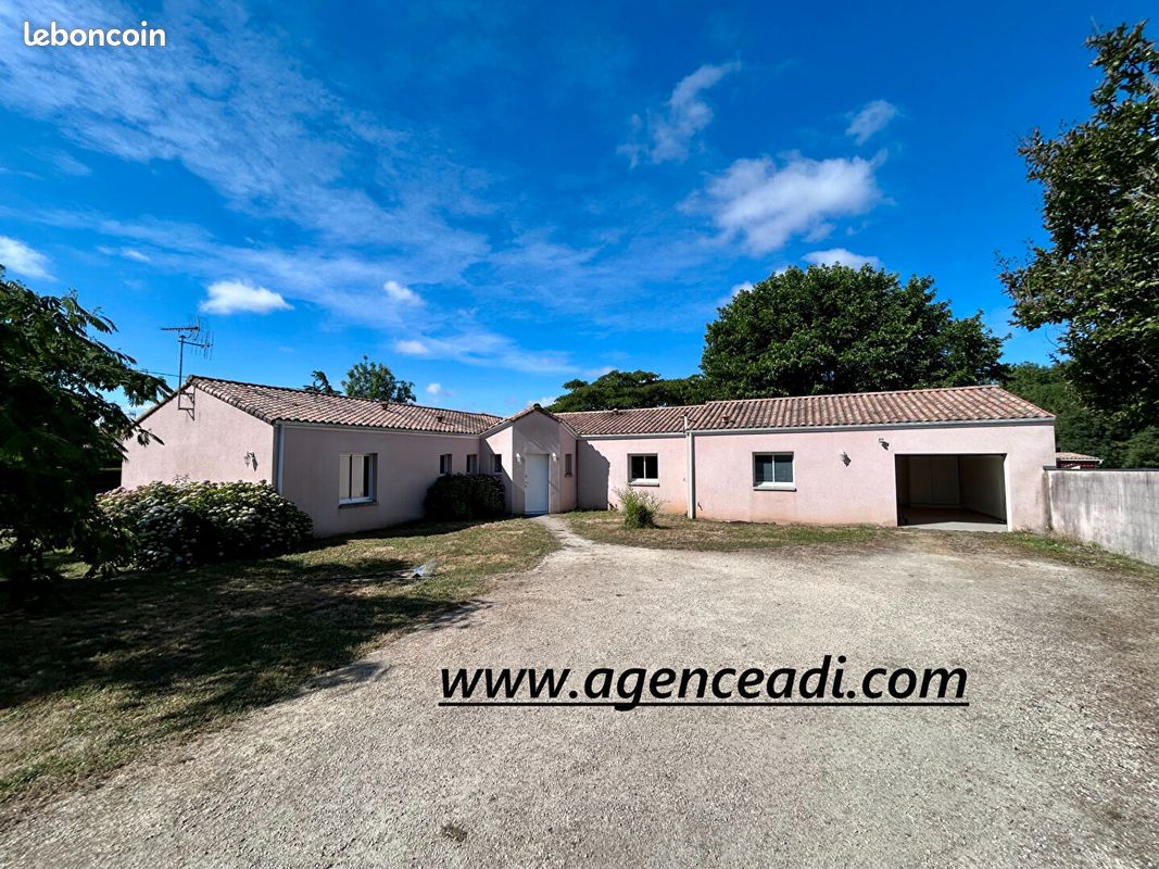 Maison 7 pièces 151 m² · à Cherveux · 151 m² · 311 000 €