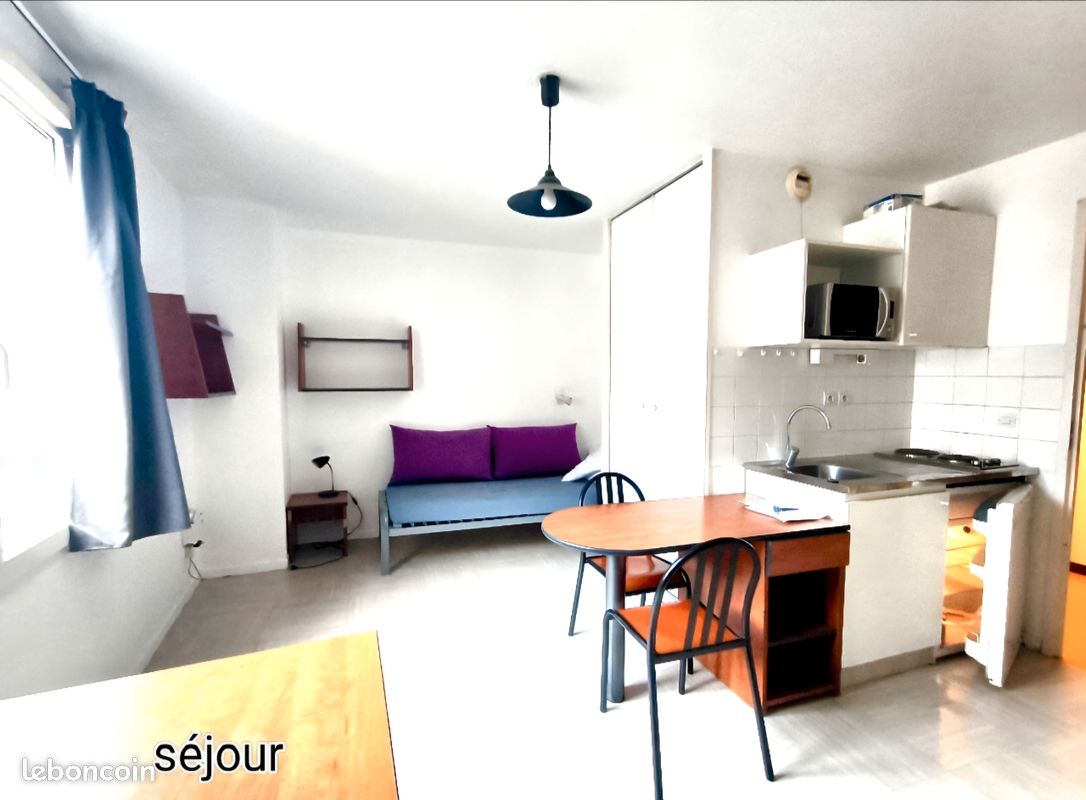 Appartement 1 pièce 23 m² · à Saint-Étienne · 23 m² · 355 €