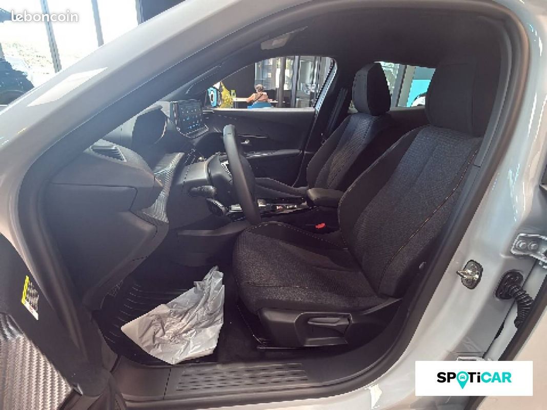 PEUGEOT 2008 Electrique 54 kWh 156 ch Style (image 9)