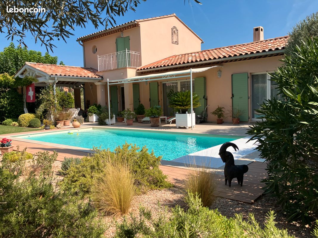 Maison 5 pièces 150 m² · à Cotignac · 150 m² · 850 000 €