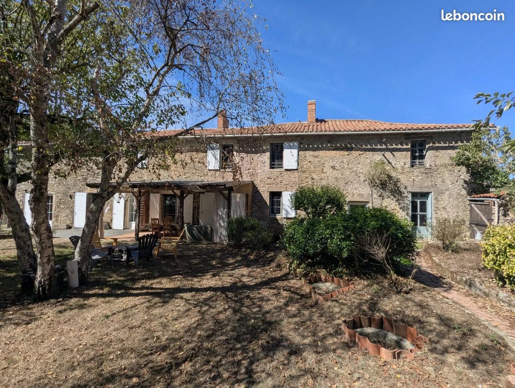 Maison 6 pièces 164 m² · à Vendrennes · 164 m² · 303 880 €