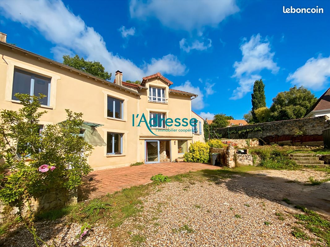 Maison 5 pièces 197 m² · à Seraincourt · 197 m² · 425 000 €