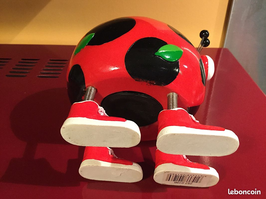 Tirelire Coccinelle en céramique rouge et noire TBE (image 3)